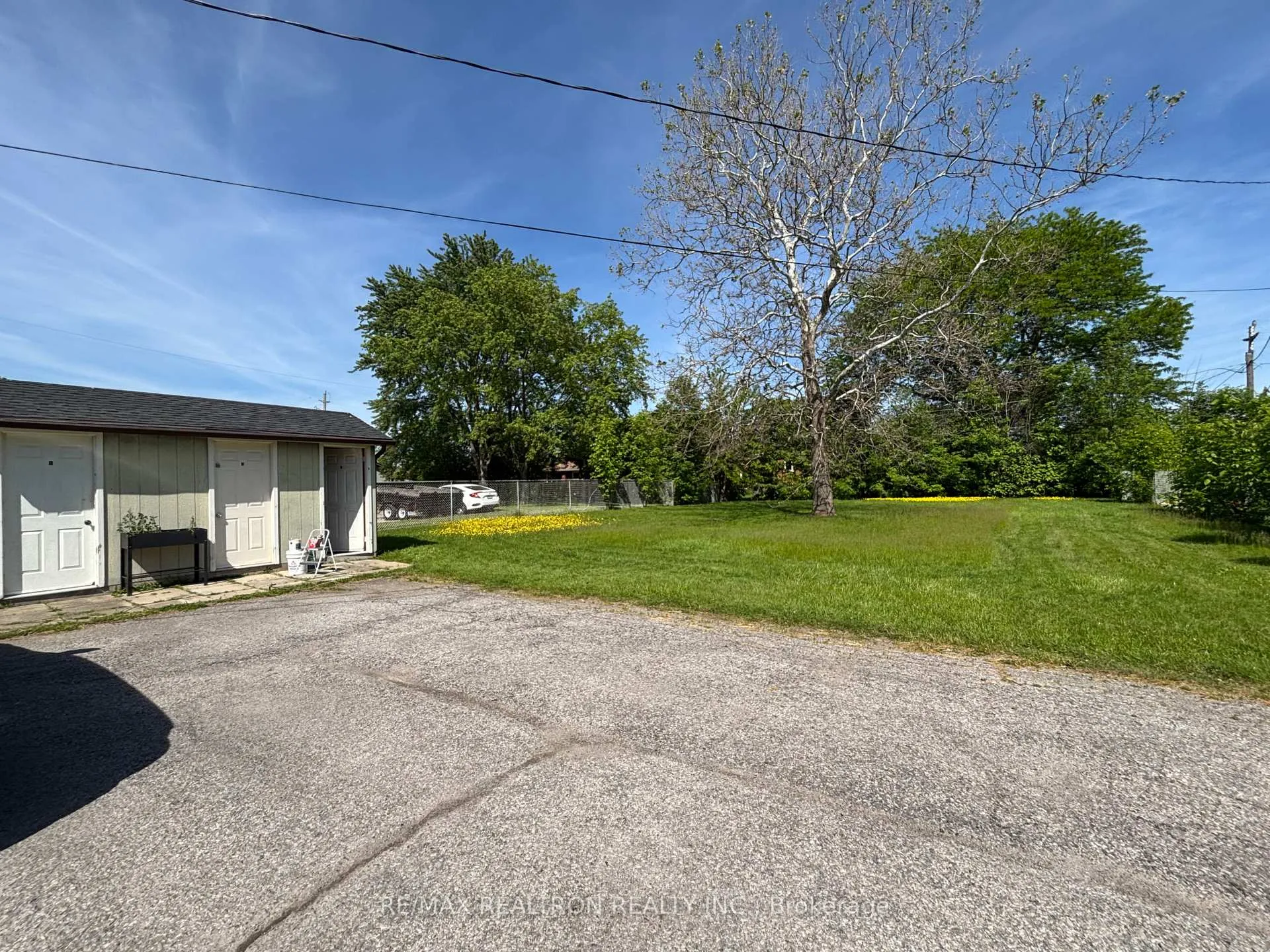 Photo 4 of 327 Glenridge Avenue, St. Catharines, Glendale/Glenridge — HOMEH