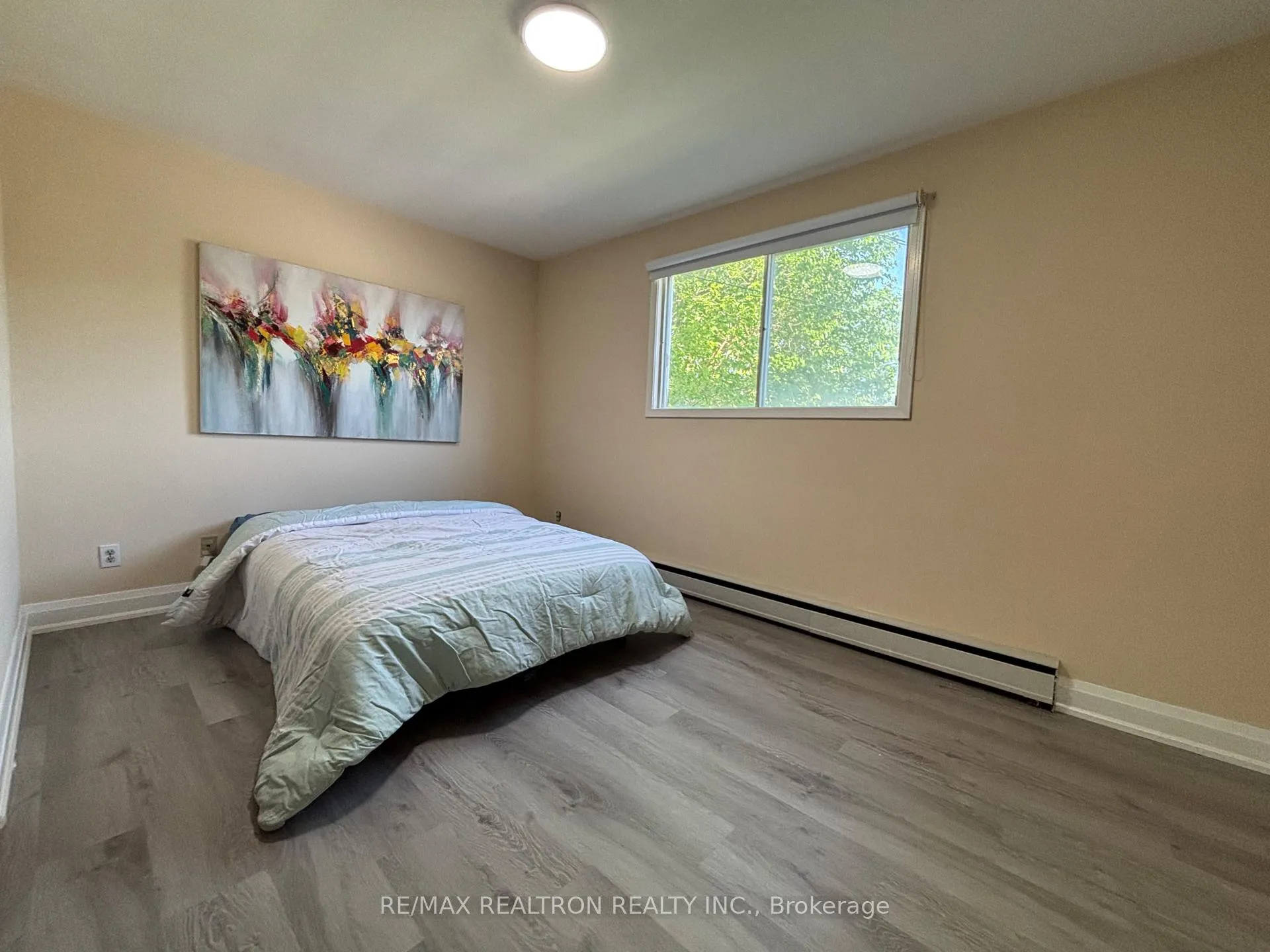 Photo 5 of 327 Glenridge Avenue, St. Catharines, Glendale/Glenridge — HOMEH