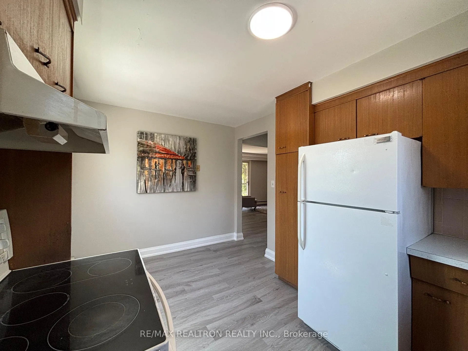Photo 11 of 327 Glenridge Avenue, St. Catharines, Glendale/Glenridge — HOMEH