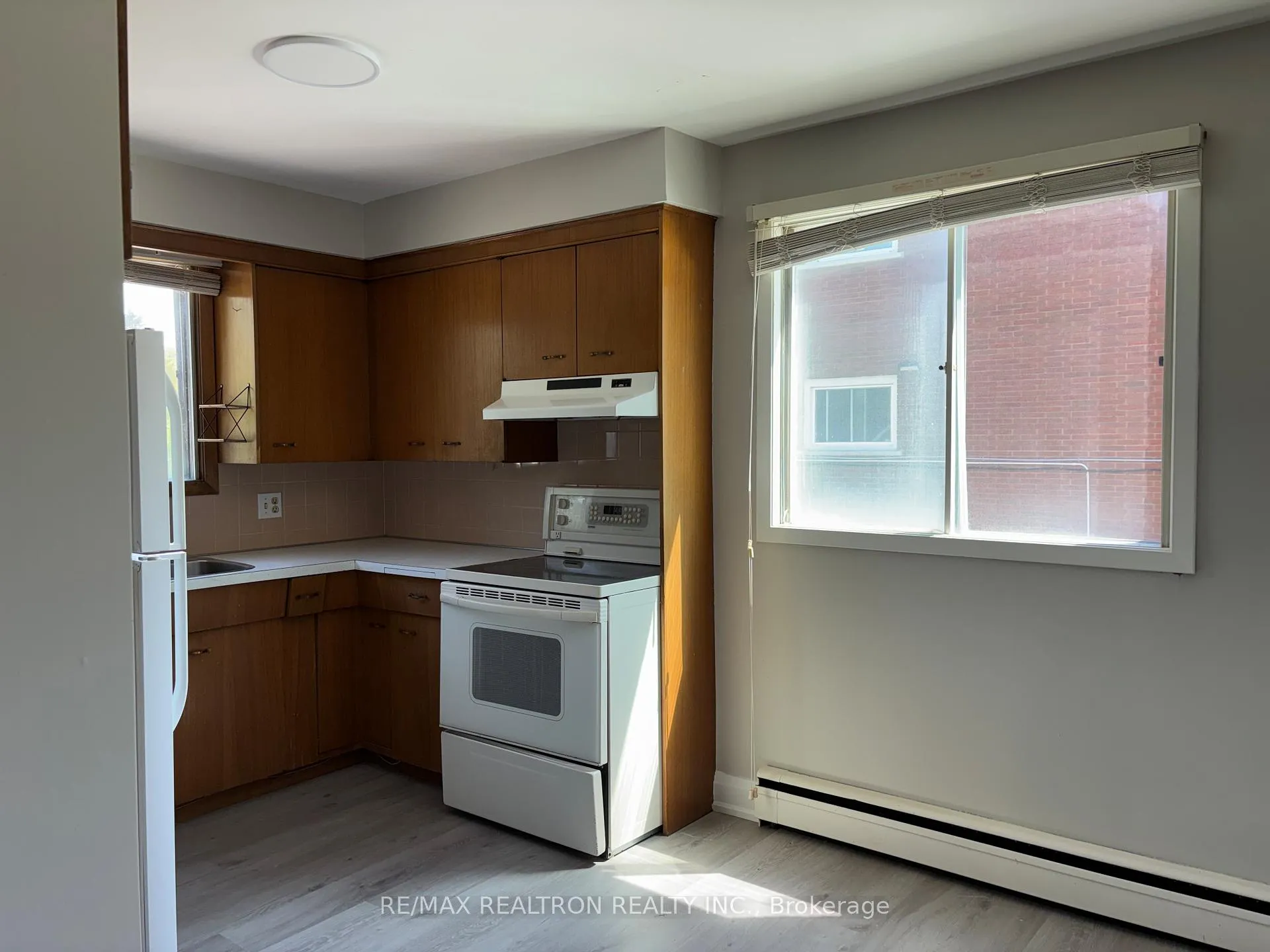 Photo 14 of 327 Glenridge Avenue, St. Catharines, Glendale/Glenridge — HOMEH