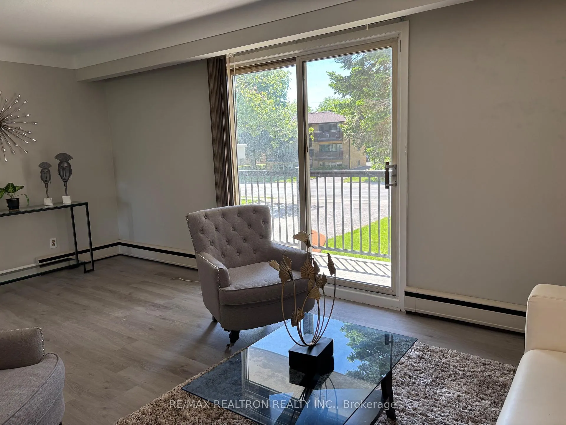 Photo 17 of 327 Glenridge Avenue, St. Catharines, Glendale/Glenridge — HOMEH