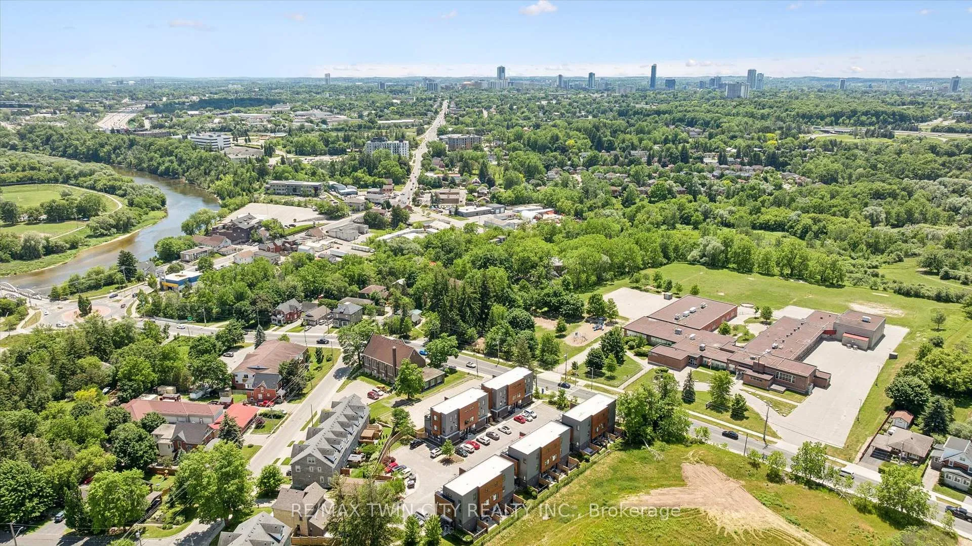 Photo 30 of Unit 12, 54 Bridge Street W, Kitchener, University Downs — HOMEH