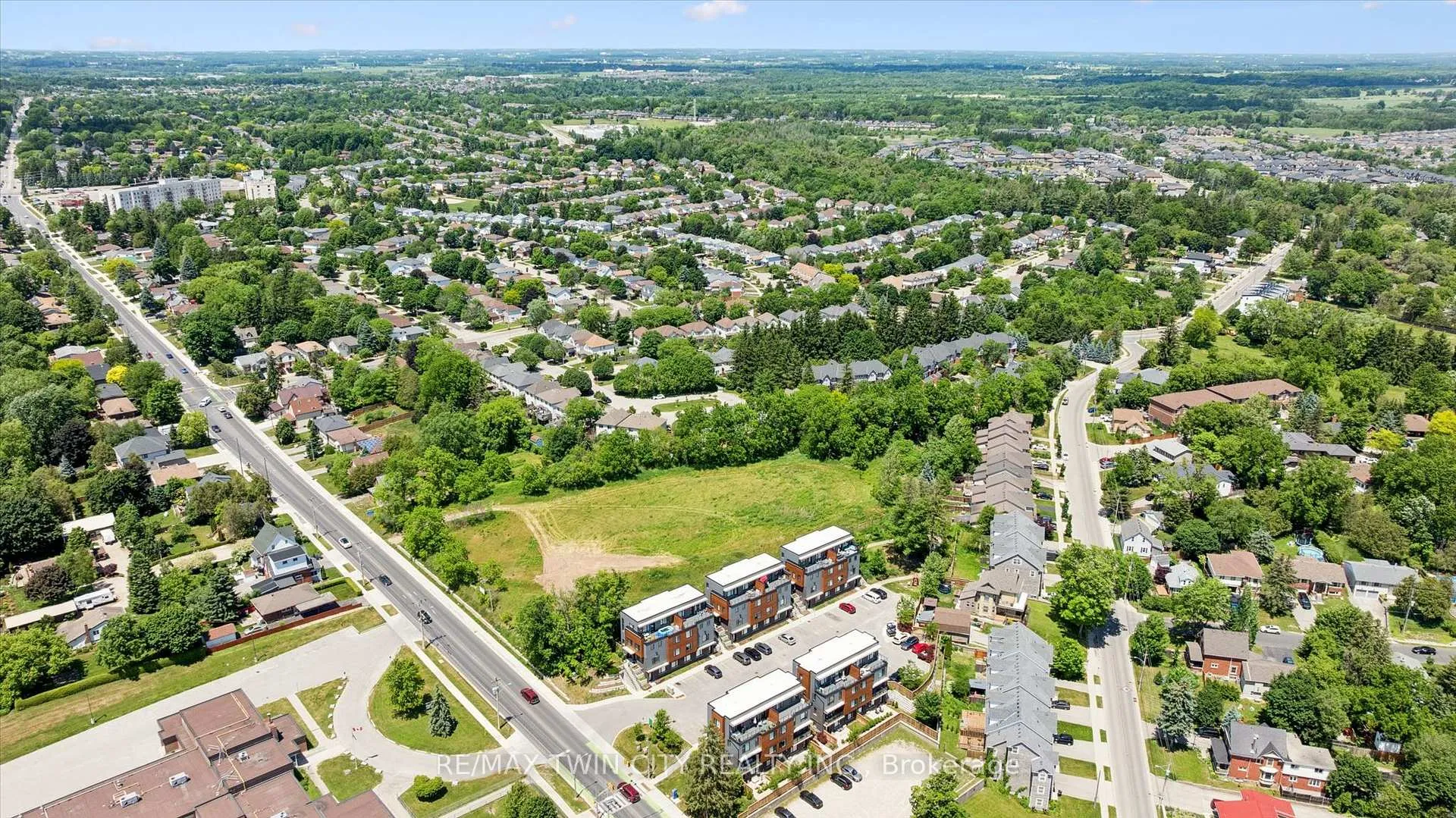 Photo 32 of Unit 12, 54 Bridge Street W, Kitchener, University Downs — HOMEH