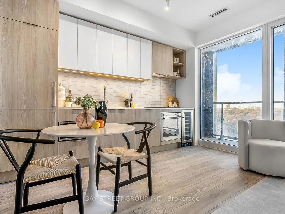 Photo 2 of Unit 1908, 2020 Bathurst Street, Toronto, Humewood-Cedarvale — HOMEH