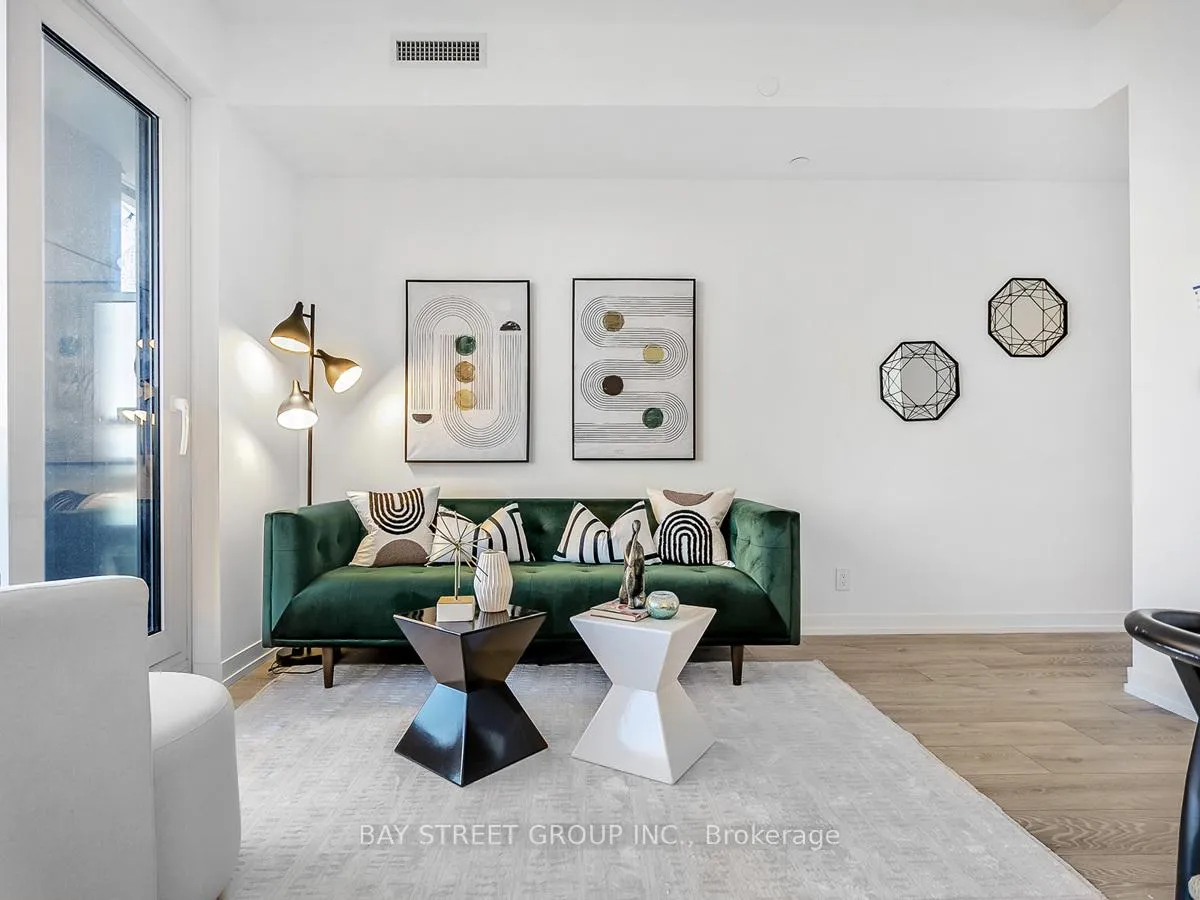 Photo 4 of Unit 1908, 2020 Bathurst Street, Toronto, Humewood-Cedarvale — HOMEH
