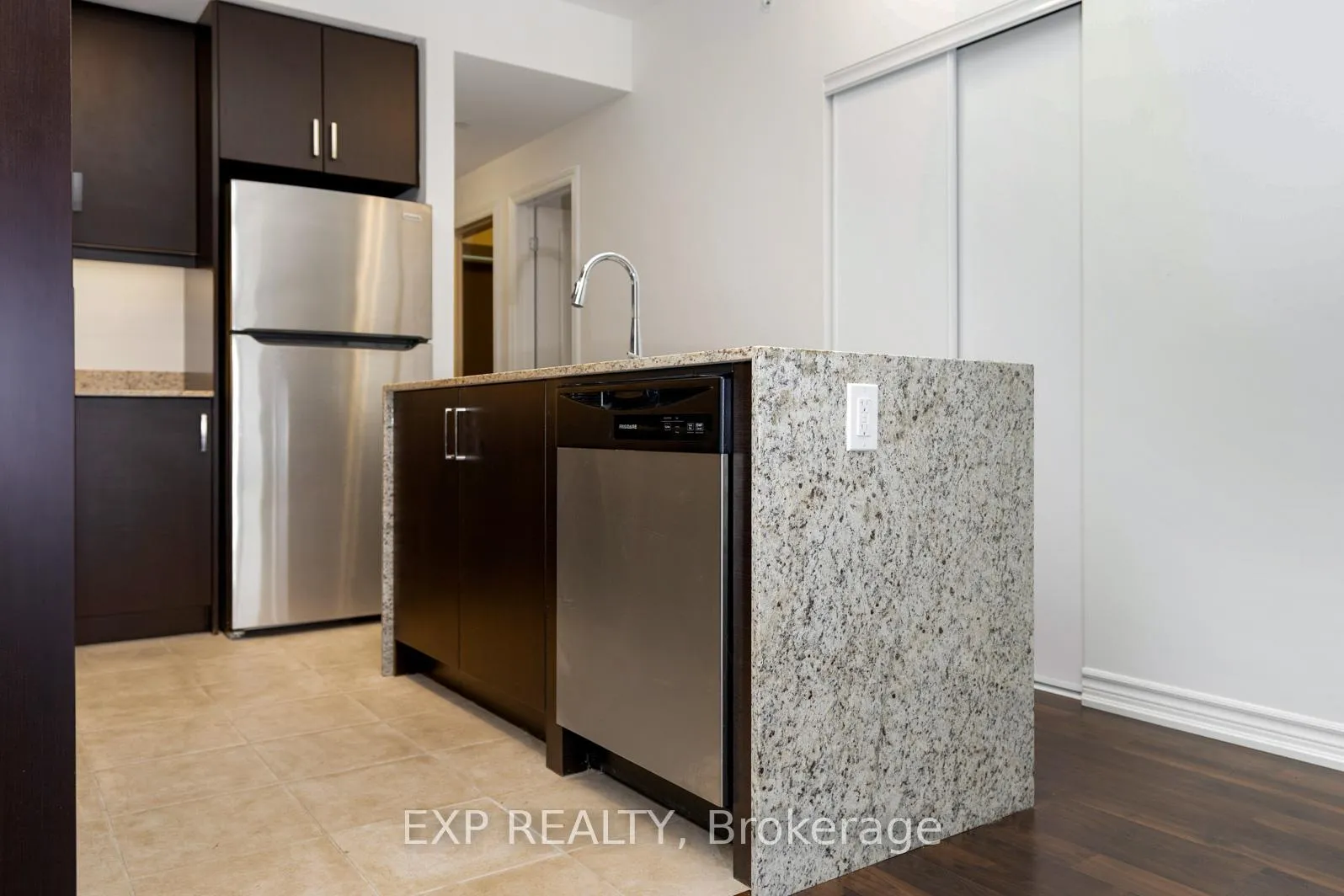 Photo 18 of Unit 308, 17 Spooner Crescent, Collingwood — HOMEH