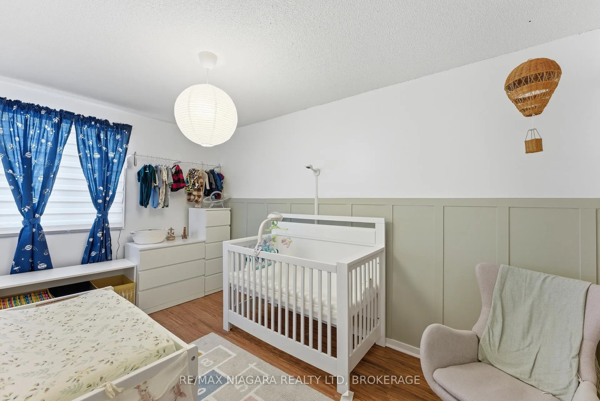 Photo 10 of 412 Welland Avenue, St. Catharines, Facer — HOMEH