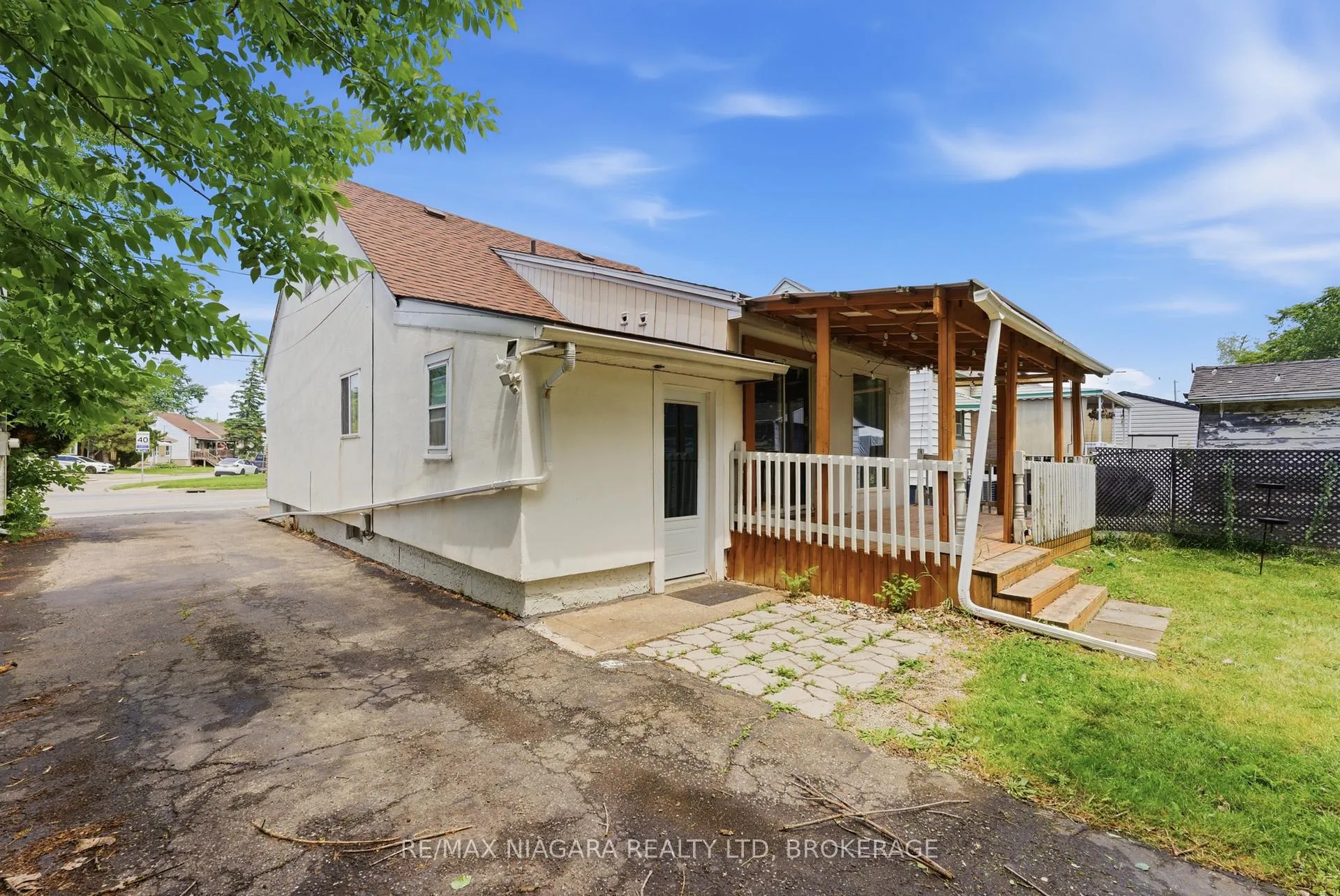 Photo 29 of 412 Welland Avenue, St. Catharines, Facer — HOMEH