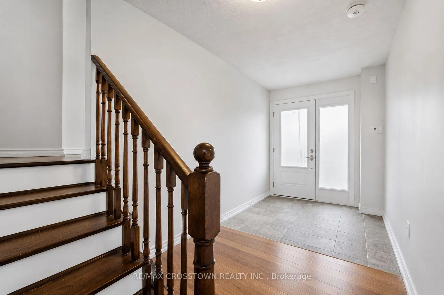 Photo 2 of 29 Baker Crescent, Barrie, Cundles East — HOMEH