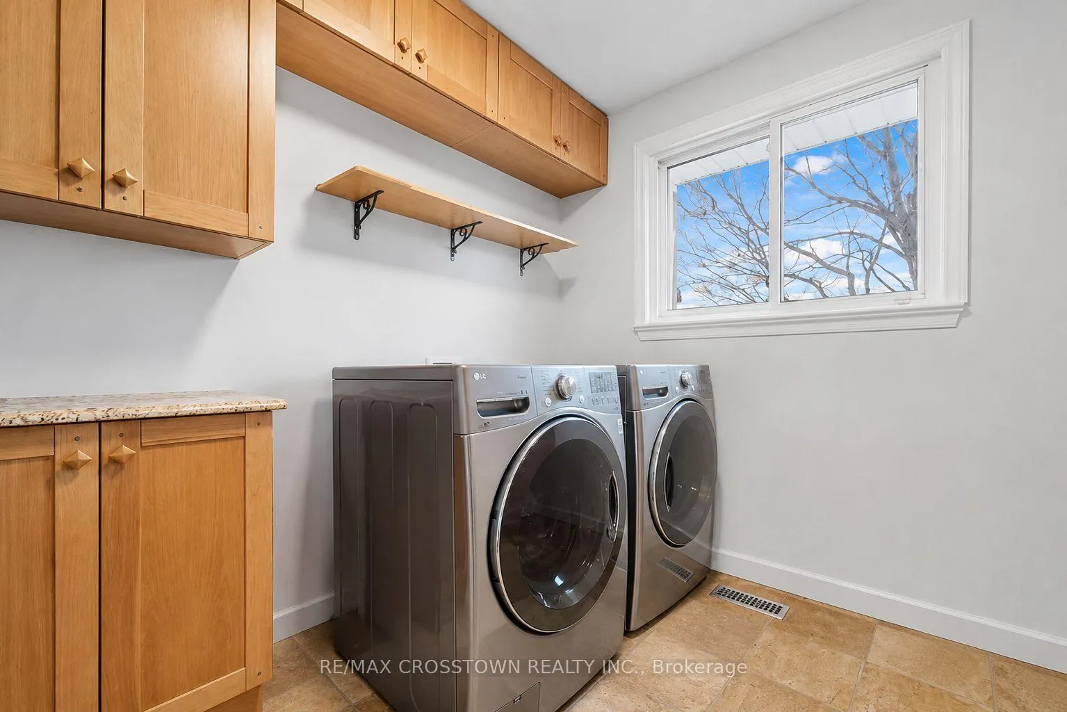 Photo 6 of 29 Baker Crescent, Barrie, Cundles East — HOMEH