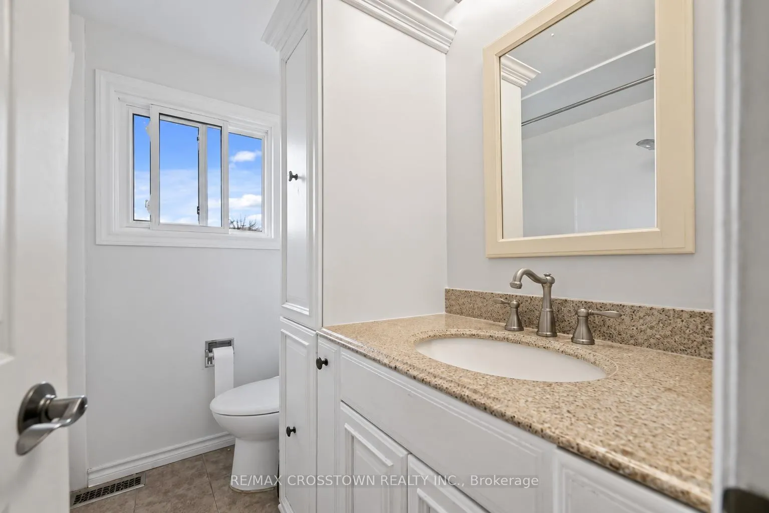 Photo 8 of 29 Baker Crescent, Barrie, Cundles East — HOMEH
