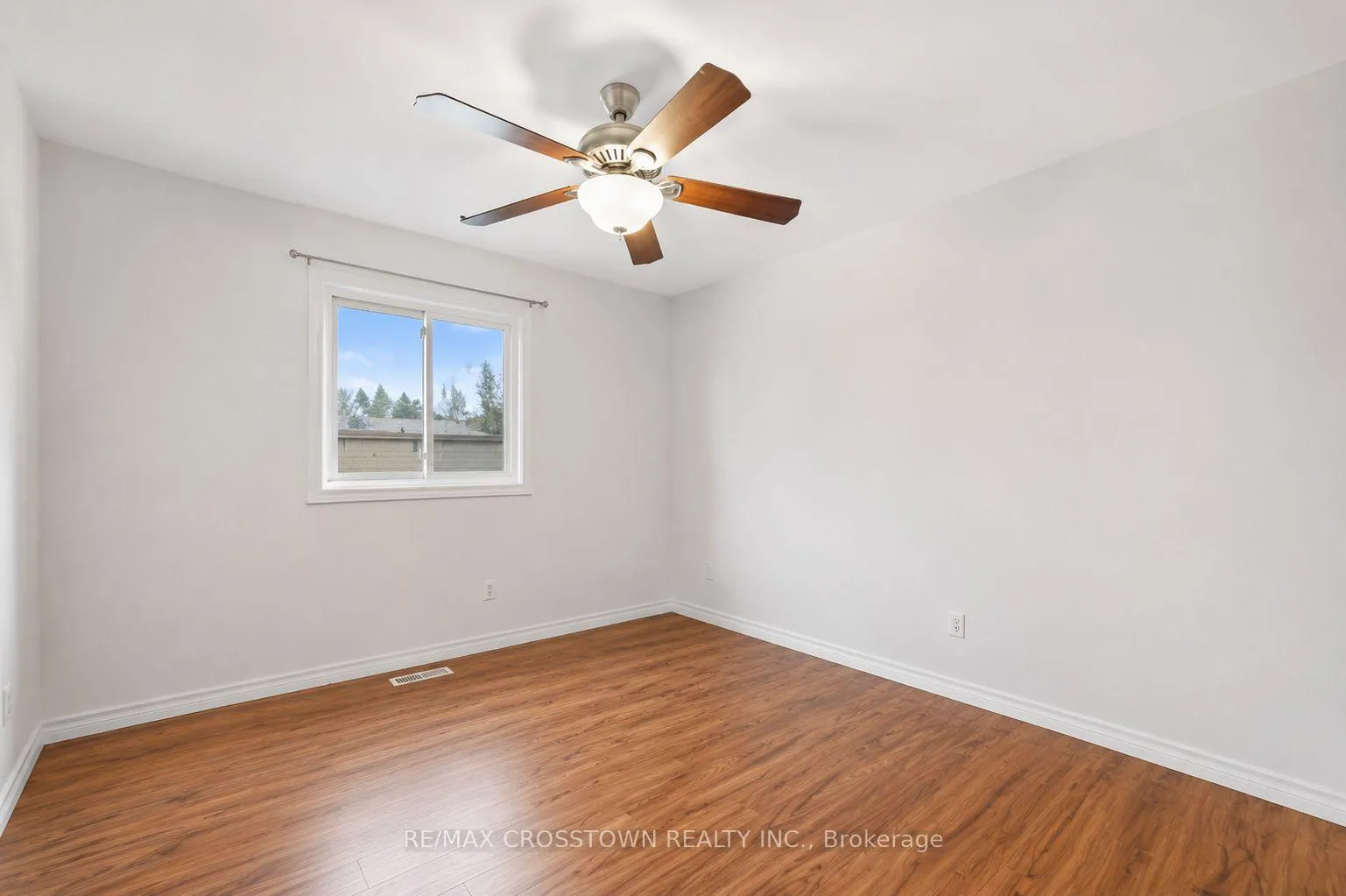 Photo 9 of 29 Baker Crescent, Barrie, Cundles East — HOMEH