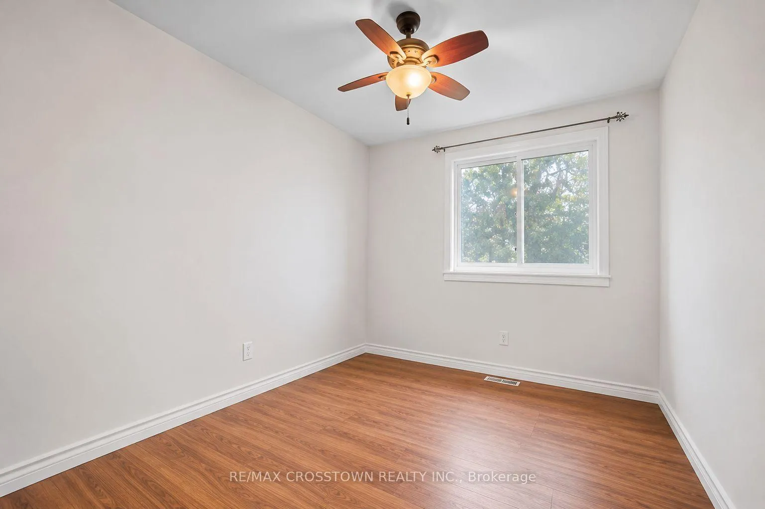 Photo 10 of 29 Baker Crescent, Barrie, Cundles East — HOMEH