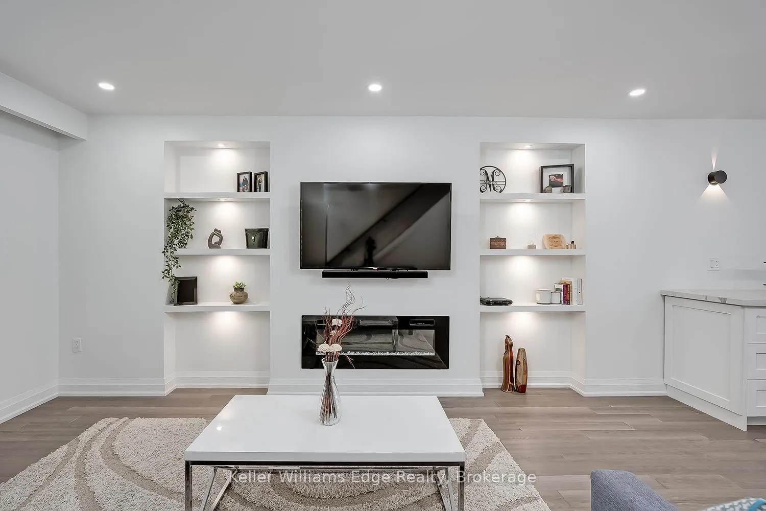 Photo 6 of Unit 32, 3049 Glencrest Road, Burlington, Roseland — HOMEH