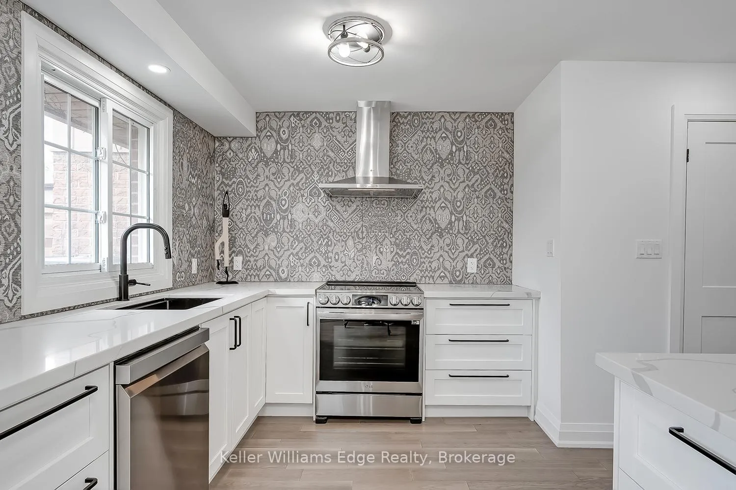 Photo 17 of Unit 32, 3049 Glencrest Road, Burlington, Roseland — HOMEH