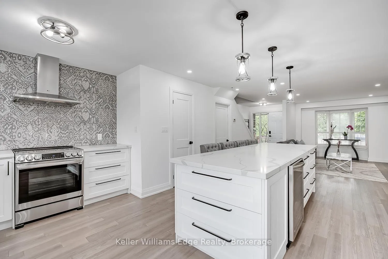 Photo 19 of Unit 32, 3049 Glencrest Road, Burlington, Roseland — HOMEH