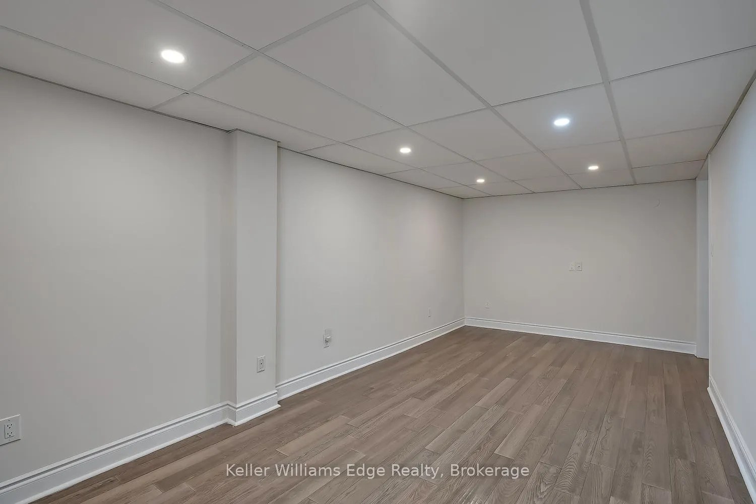 Photo 32 of Unit 32, 3049 Glencrest Road, Burlington, Roseland — HOMEH