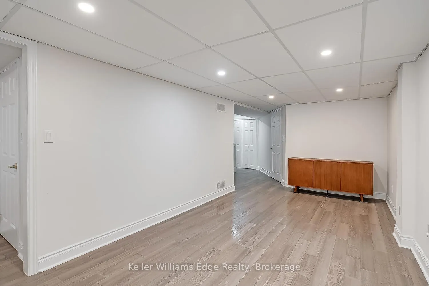 Photo 33 of Unit 32, 3049 Glencrest Road, Burlington, Roseland — HOMEH