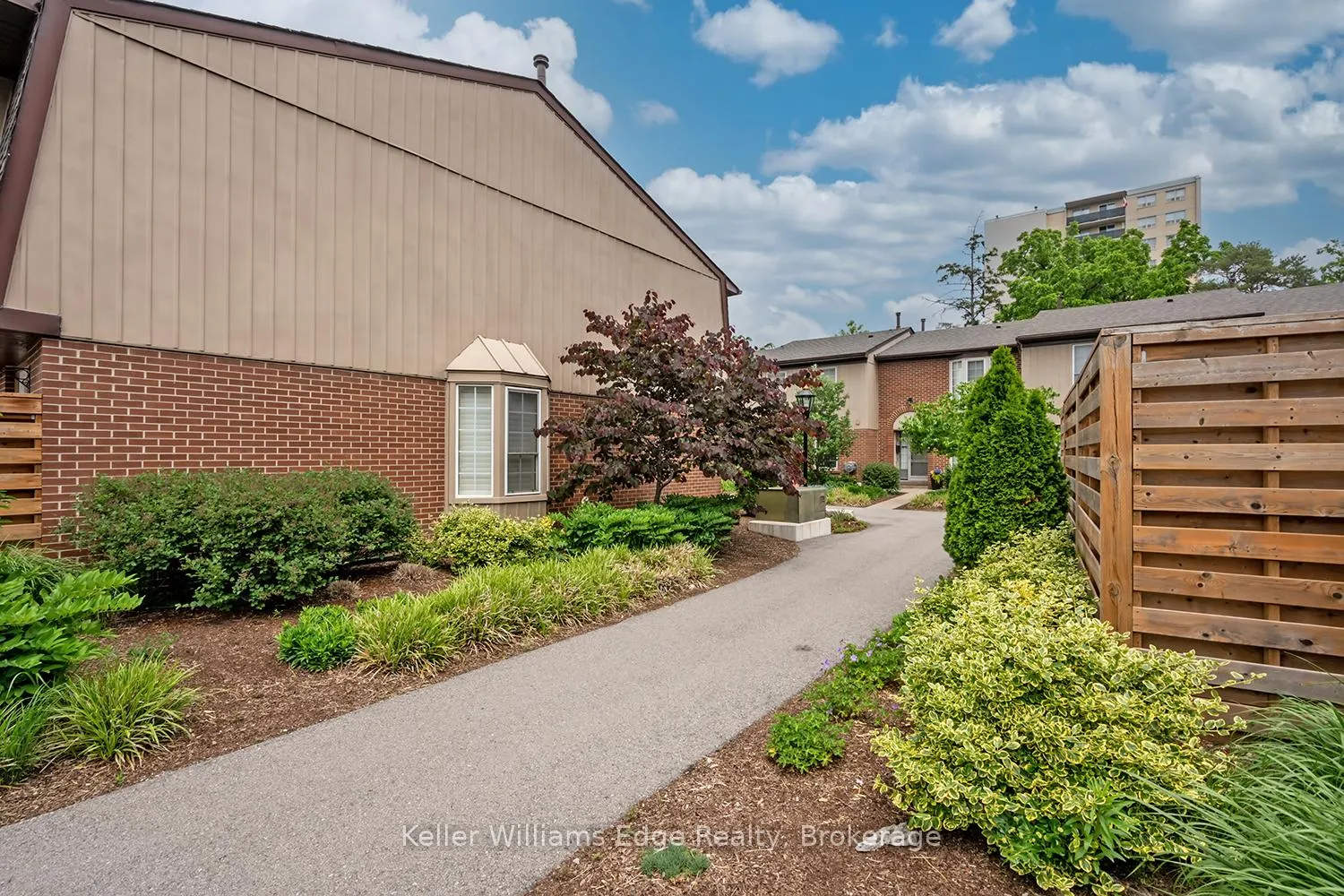 Photo 41 of Unit 32, 3049 Glencrest Road, Burlington, Roseland — HOMEH