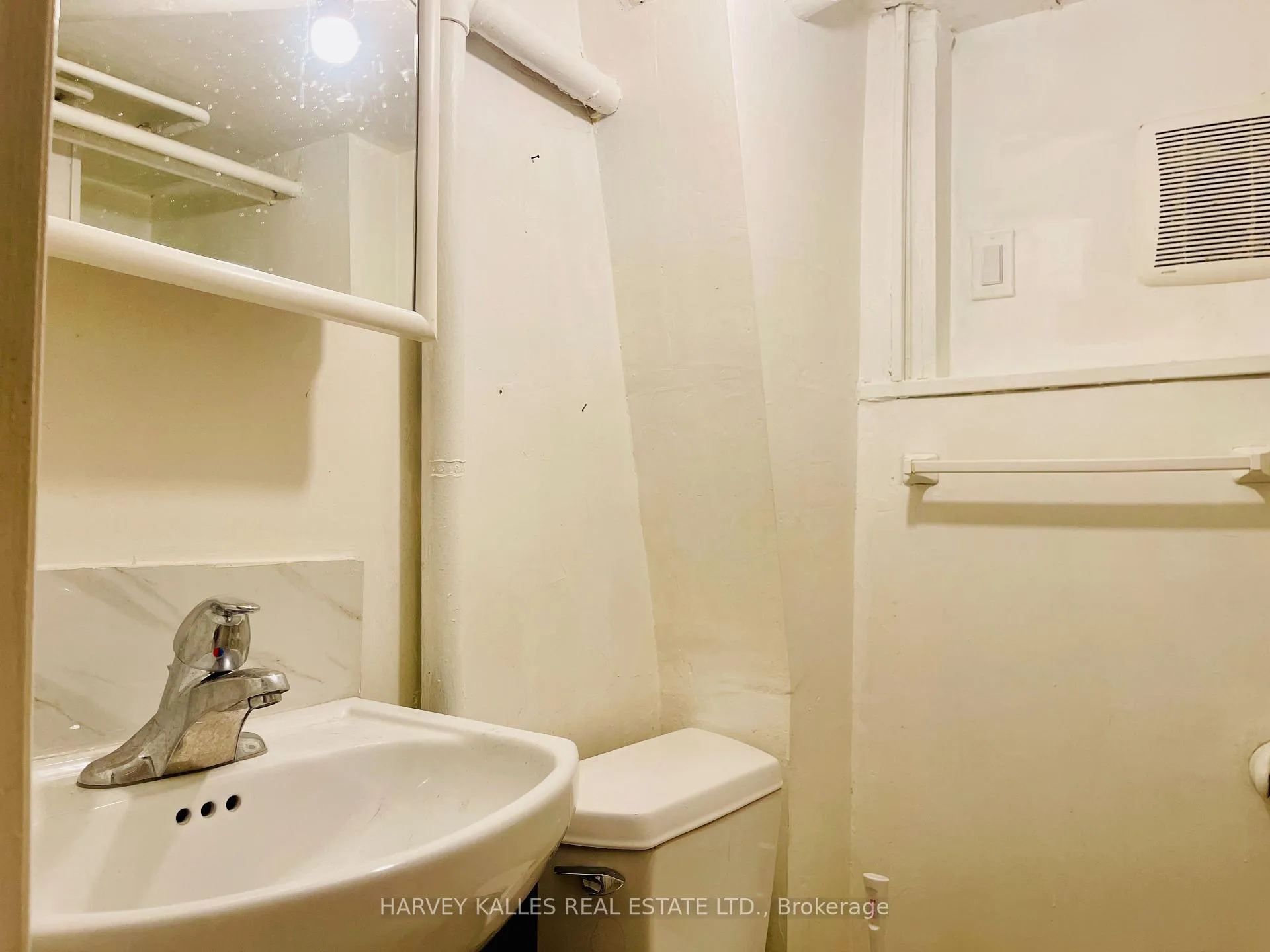 Photo 7 of Unit Basement, 218 Heath Street W, Toronto, Forest Hill South — HOMEH