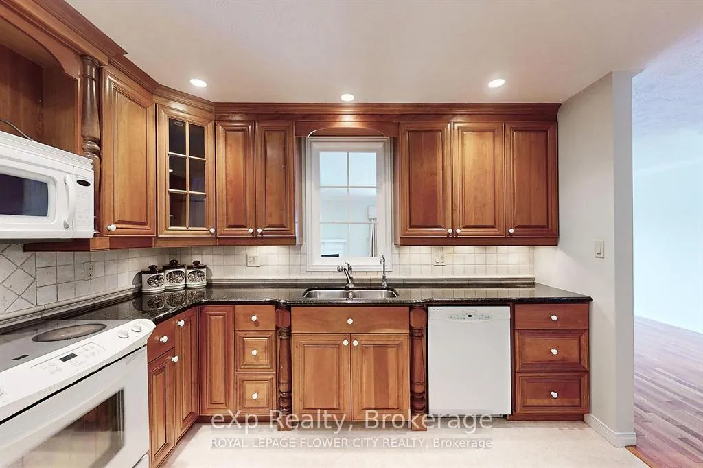 Photo 3 of Unit 401, 85 William Street N, Brockton — HOMEH