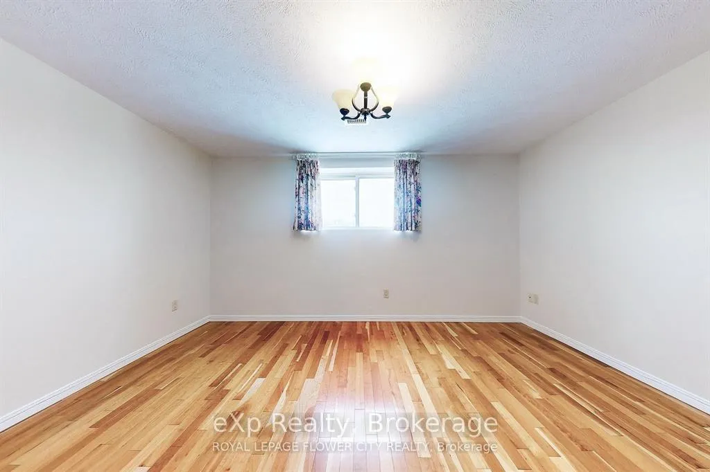 Photo 8 of Unit 401, 85 William Street N, Brockton — HOMEH