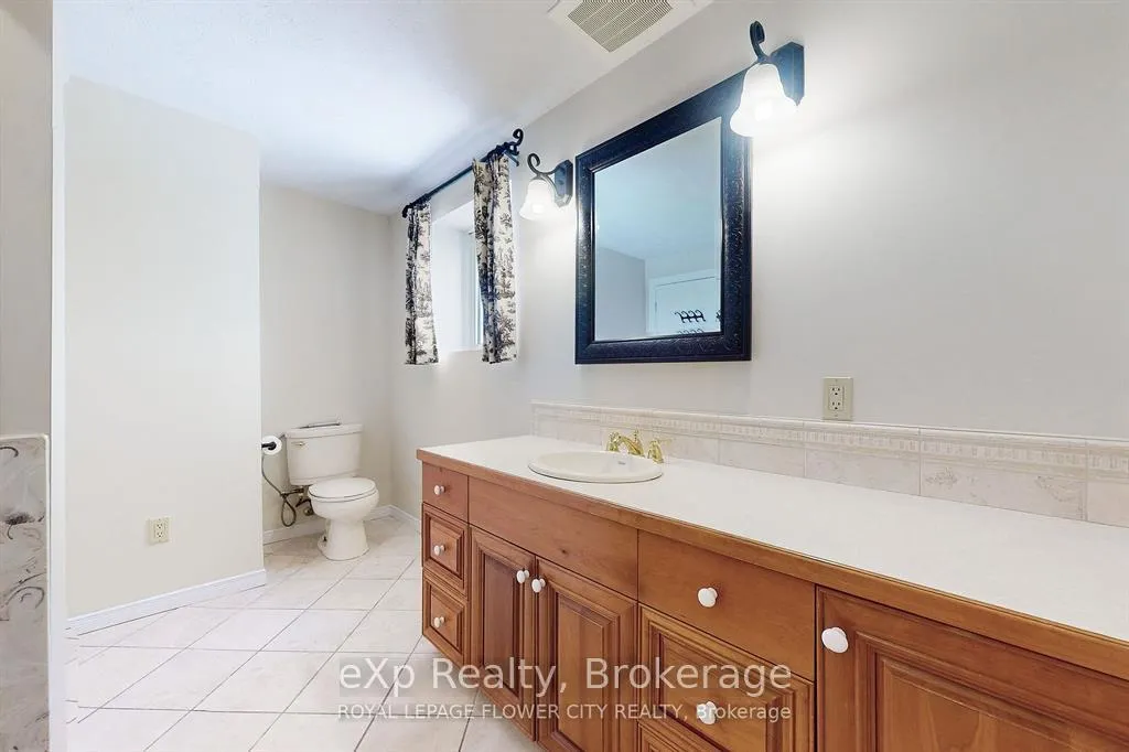 Photo 11 of Unit 401, 85 William Street N, Brockton — HOMEH