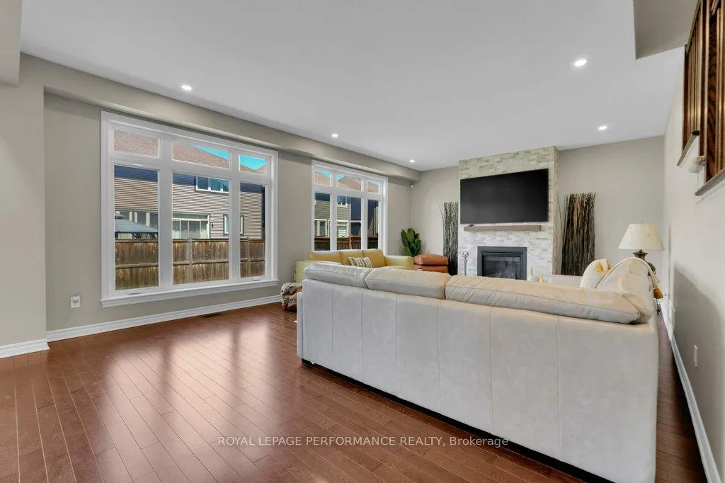Photo 14 of 210 Trollius Way, Ottawa, Blossom Park/Kemp Park/Findlay Creek — HOMEH