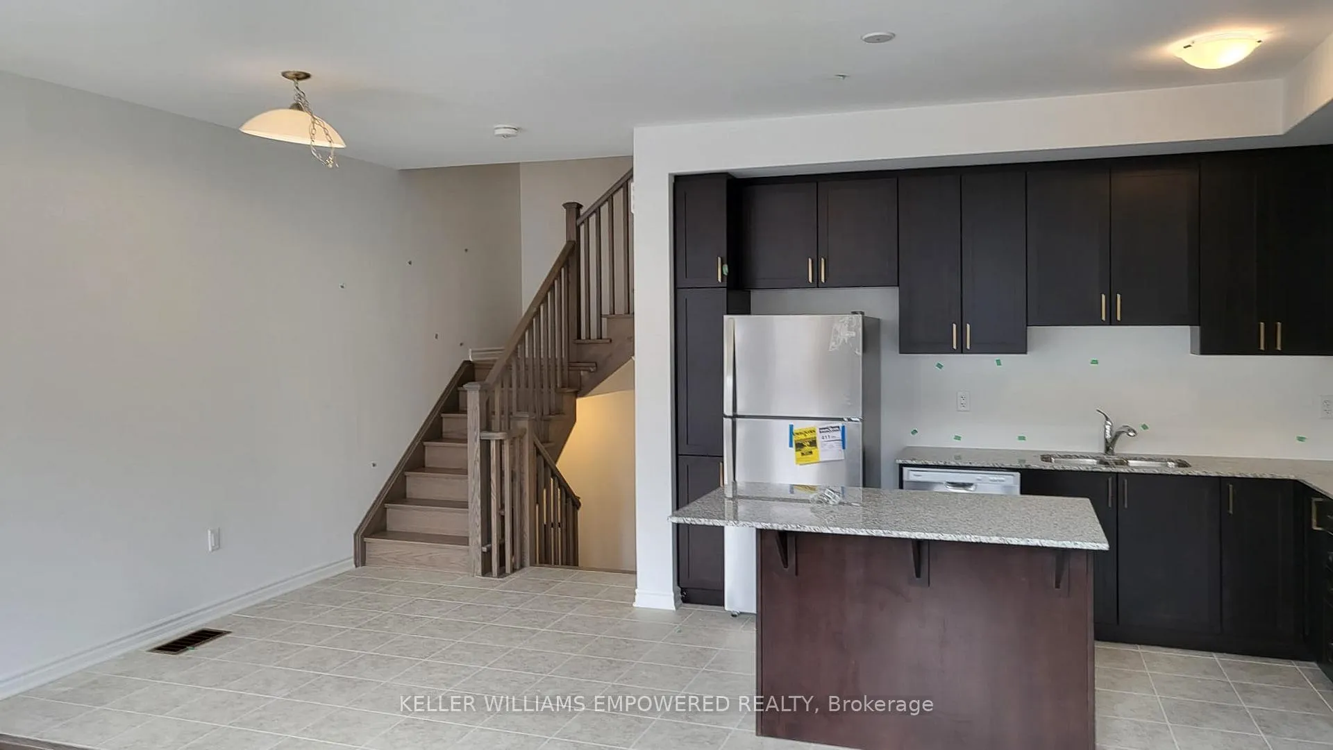Photo 3 of 16 Melmar Street, Brampton, Northwest Brampton — HOMEH