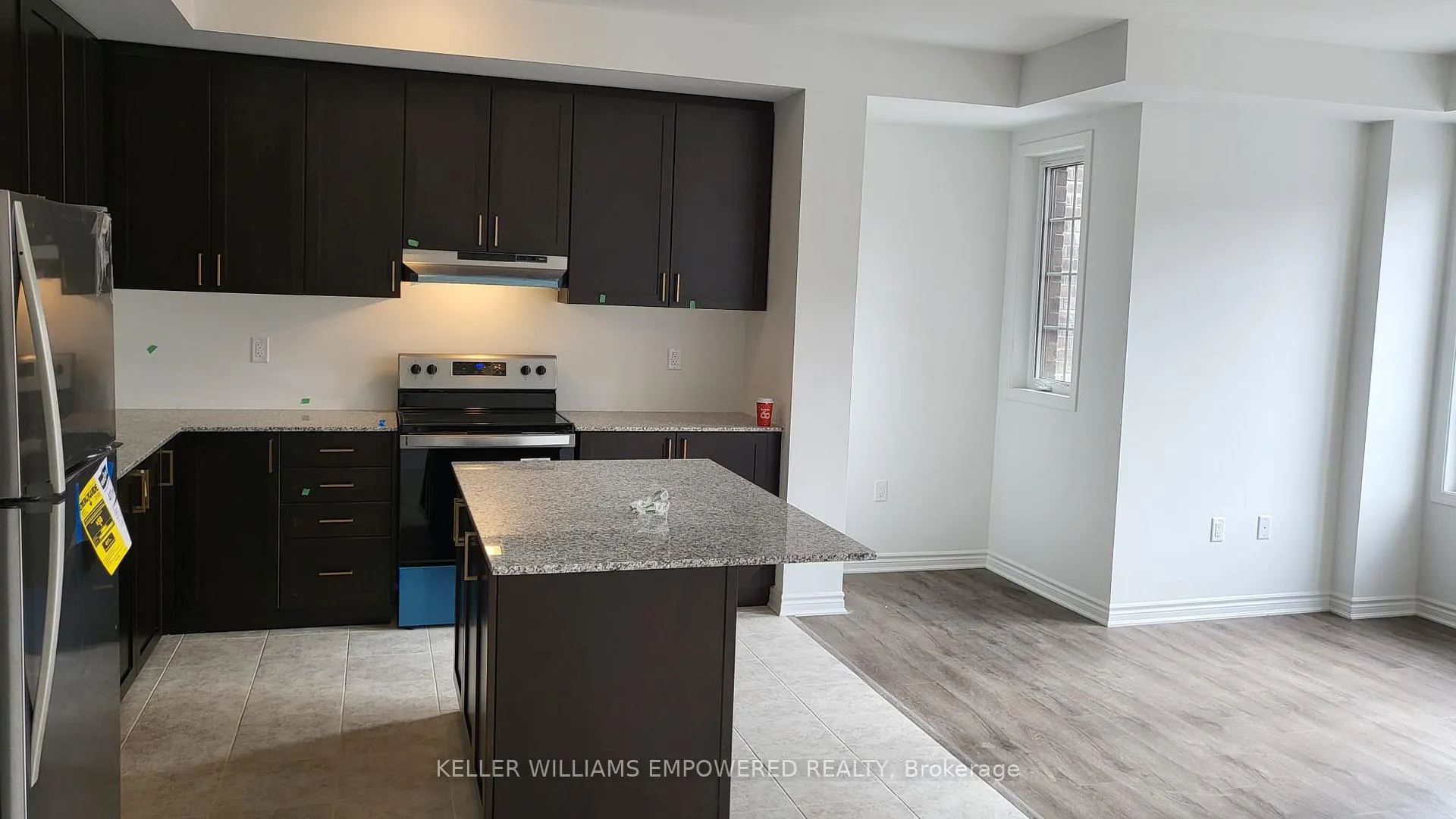 Photo 5 of 16 Melmar Street, Brampton, Northwest Brampton — HOMEH