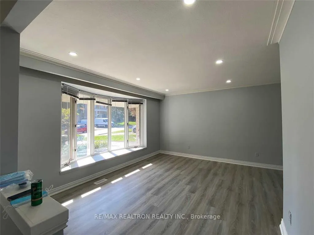 Photo 2 of 1 Sherwood Forest Drive, Markham, Bullock — HOMEH