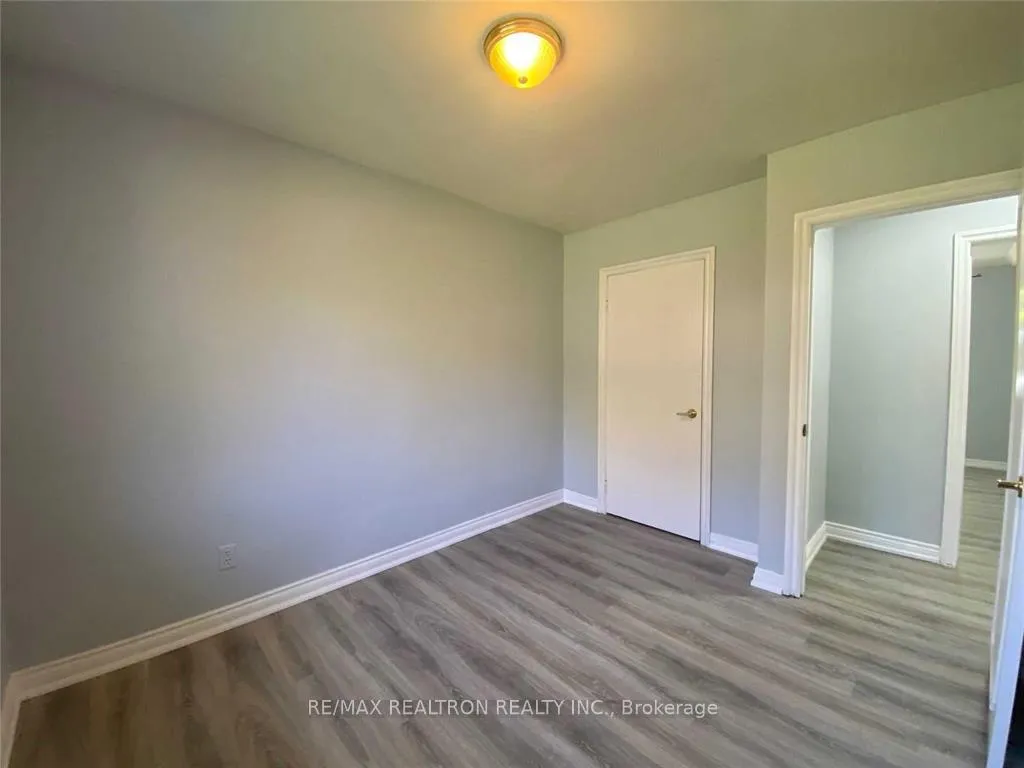 Photo 9 of 1 Sherwood Forest Drive, Markham, Bullock — HOMEH