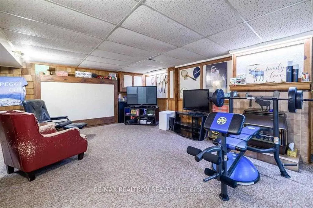 Photo 11 of 1 Sherwood Forest Drive, Markham, Bullock — HOMEH