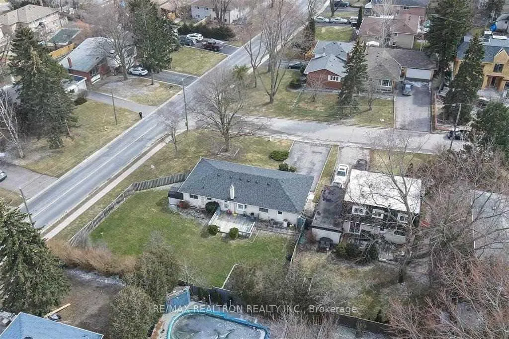 Photo 14 of 1 Sherwood Forest Drive, Markham, Bullock — HOMEH