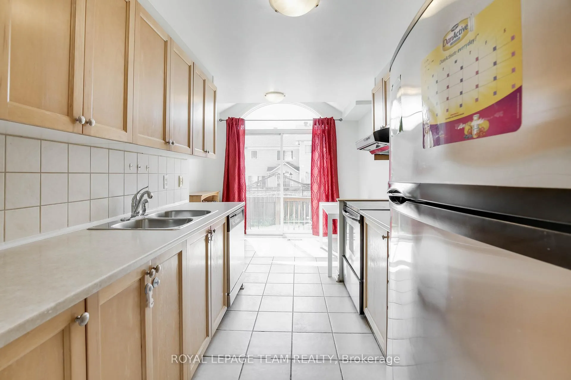 Photo 12 of 33 Scampton Drive, Ottawa, Kanata - Morgan's Grant/South March — HOMEH