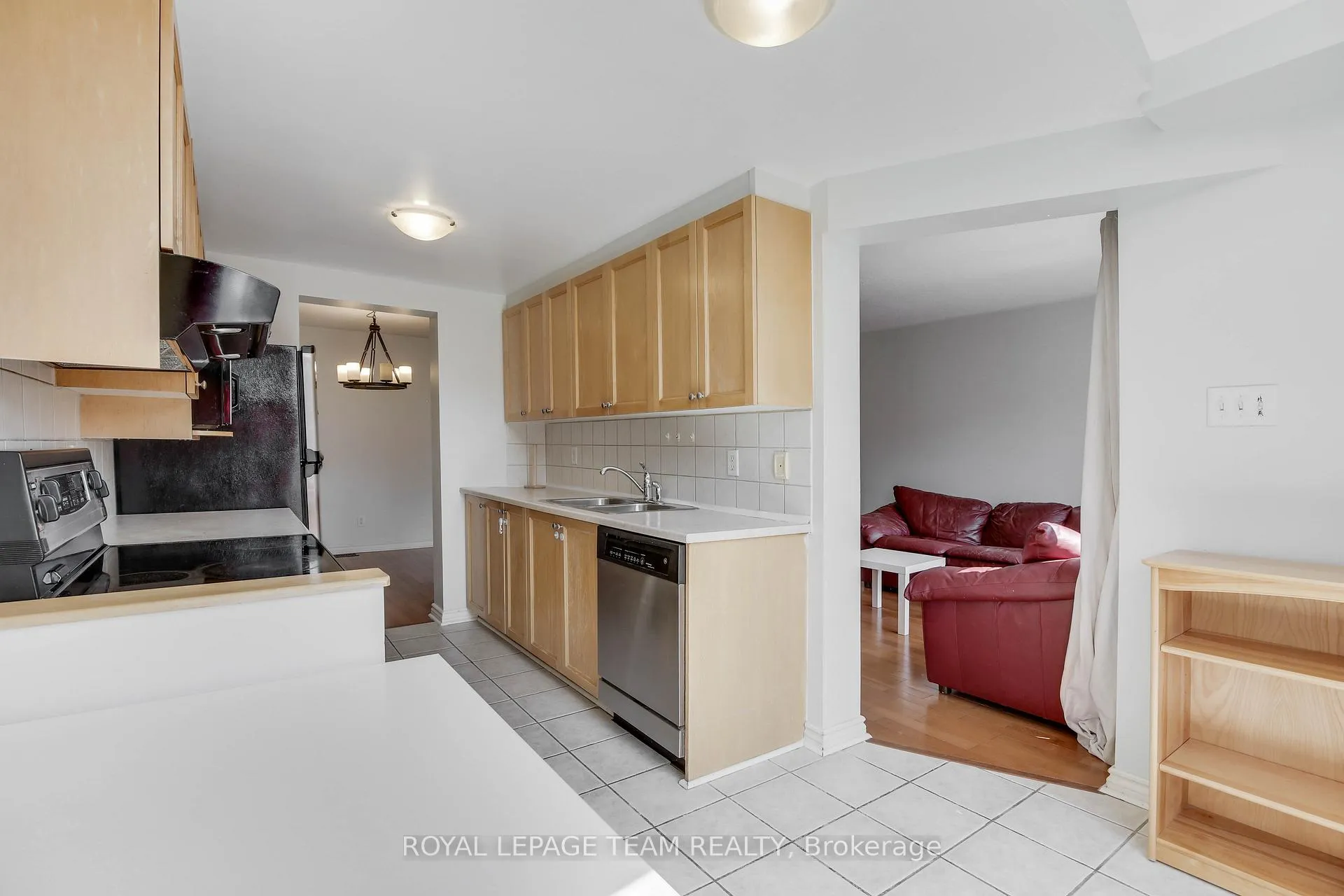 Photo 15 of 33 Scampton Drive, Ottawa, Kanata - Morgan's Grant/South March — HOMEH