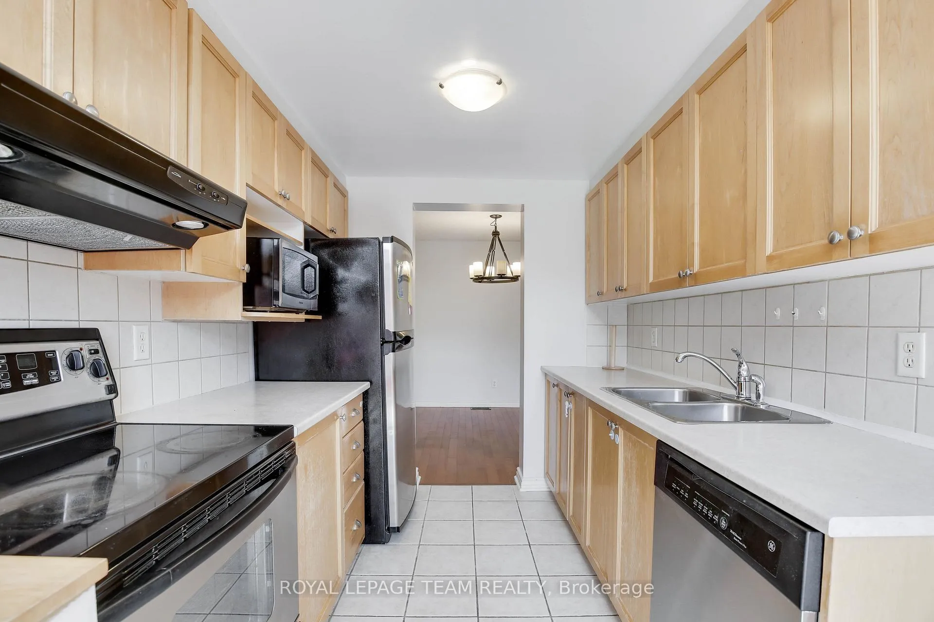 Photo 16 of 33 Scampton Drive, Ottawa, Kanata - Morgan's Grant/South March — HOMEH