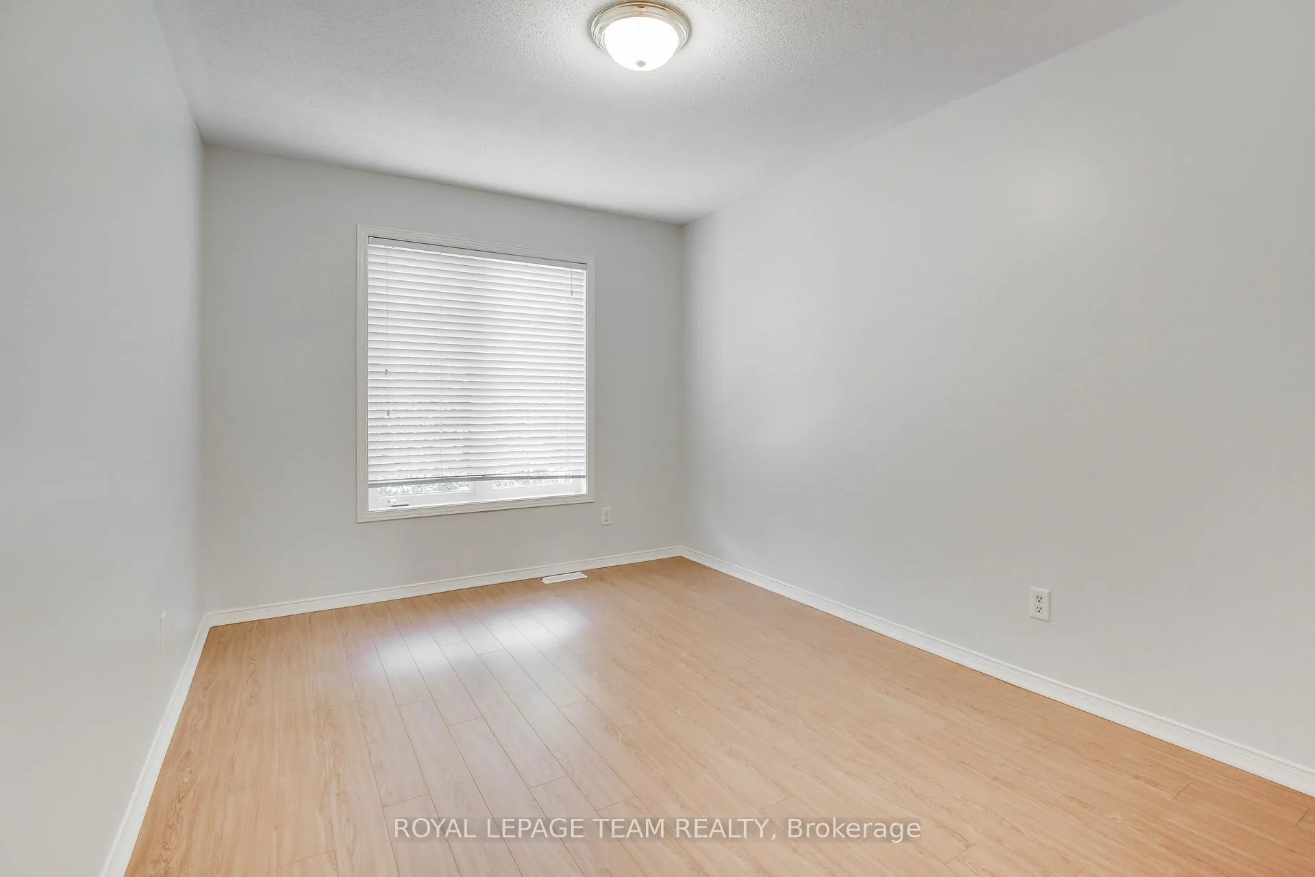 Photo 20 of 33 Scampton Drive, Ottawa, Kanata - Morgan's Grant/South March — HOMEH