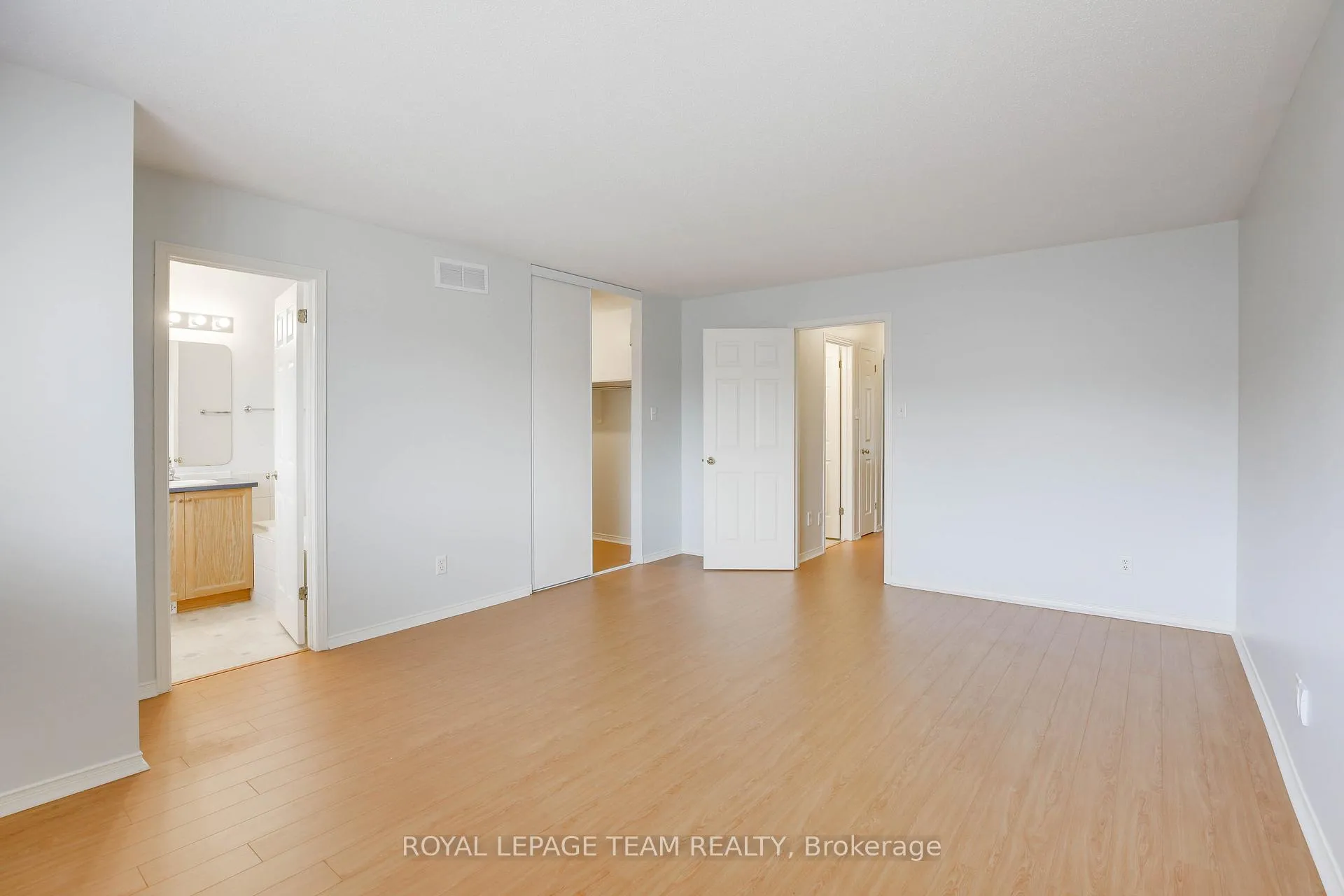 Photo 21 of 33 Scampton Drive, Ottawa, Kanata - Morgan's Grant/South March — HOMEH
