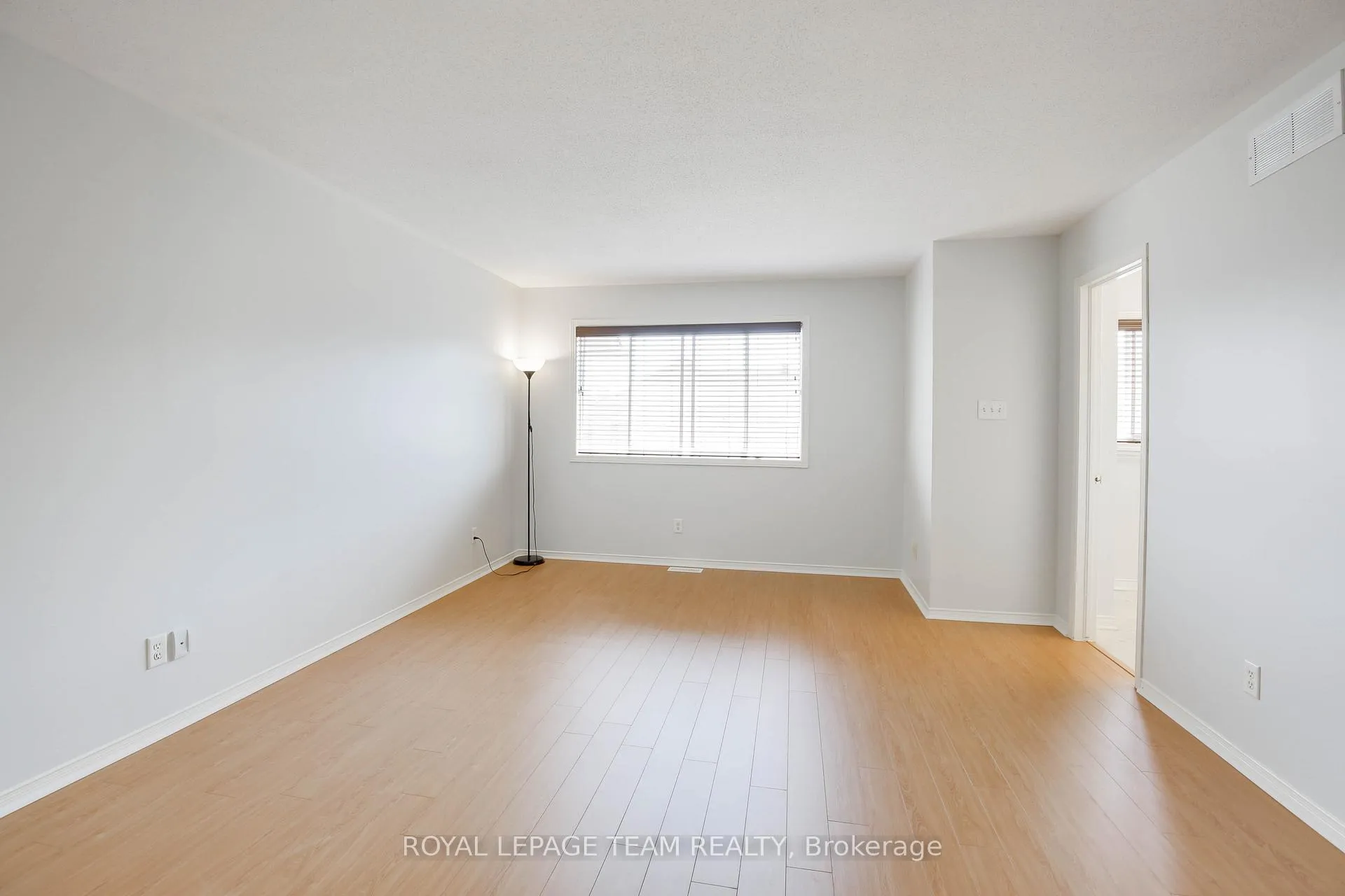 Photo 27 of 33 Scampton Drive, Ottawa, Kanata - Morgan's Grant/South March — HOMEH