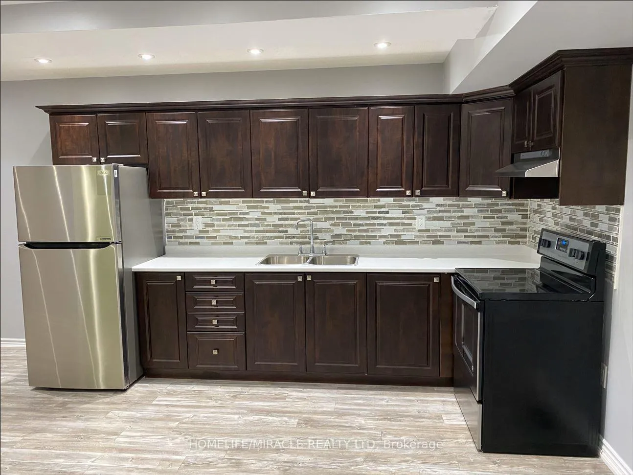 Photo 2 of 26 Roulette Crescent, Brampton, Northwest Brampton — HOMEH