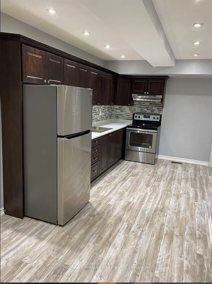 Photo 3 of 26 Roulette Crescent, Brampton, Northwest Brampton — HOMEH