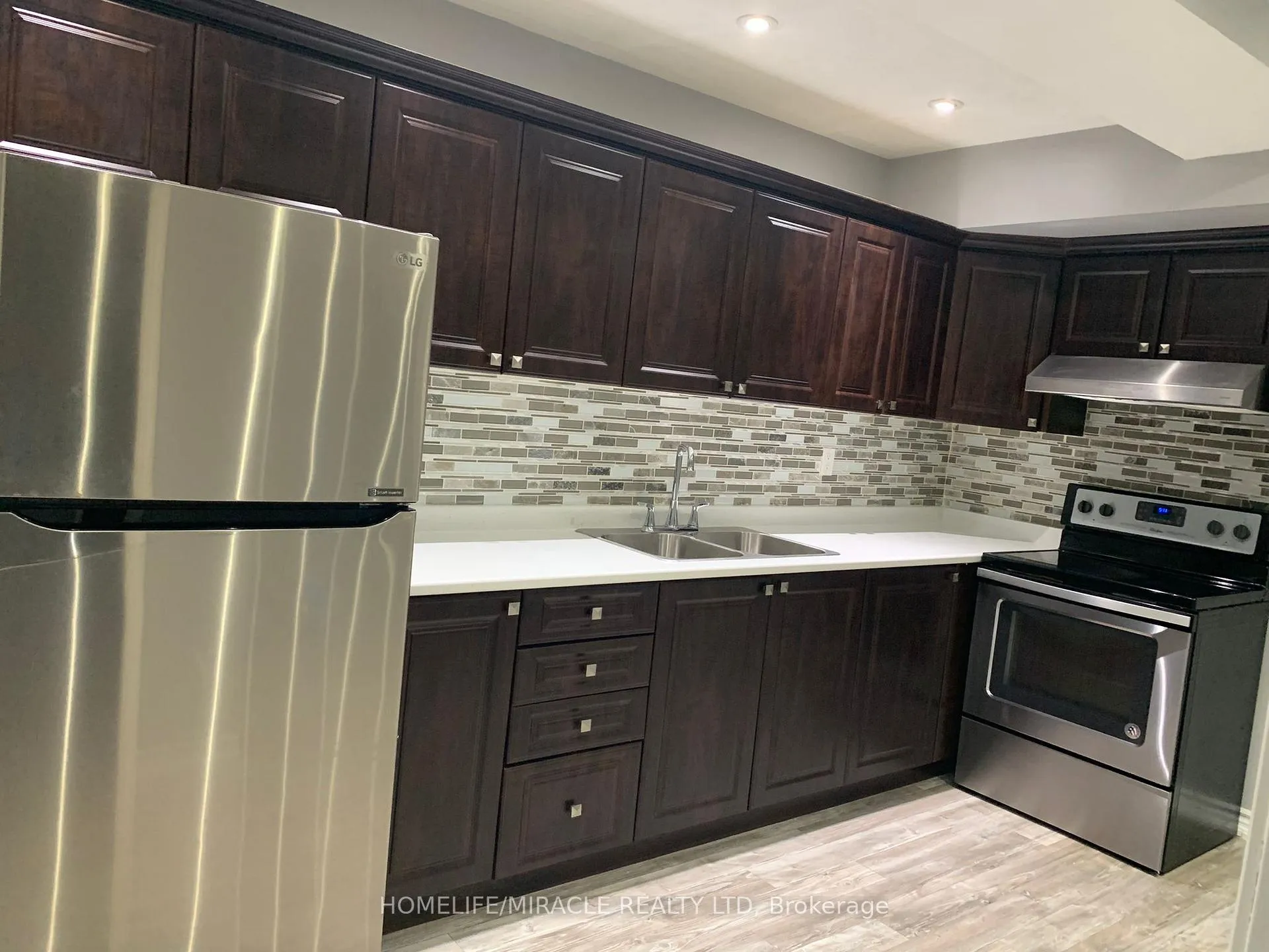 Photo 5 of 26 Roulette Crescent, Brampton, Northwest Brampton — HOMEH