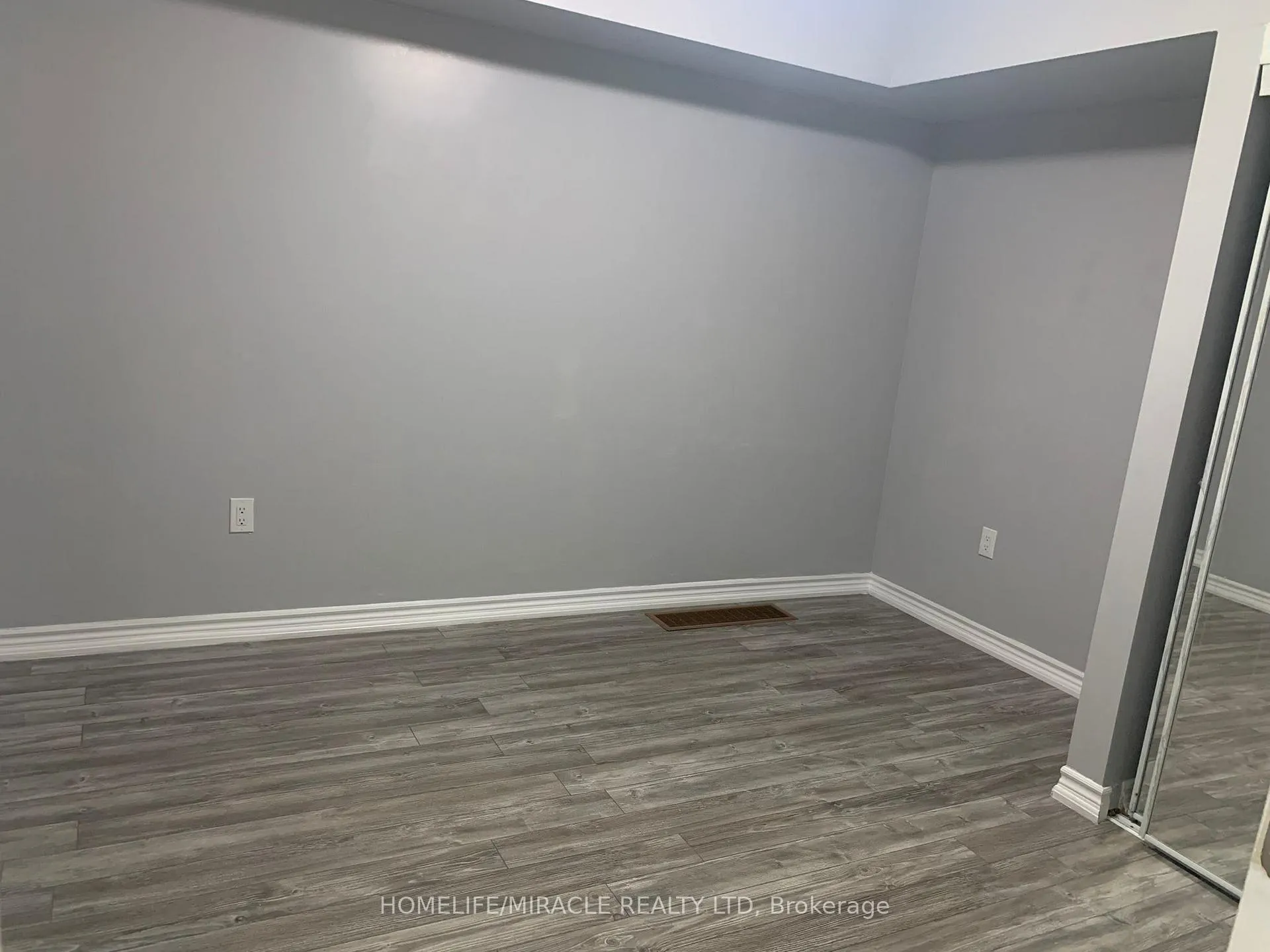 Photo 11 of 26 Roulette Crescent, Brampton, Northwest Brampton — HOMEH