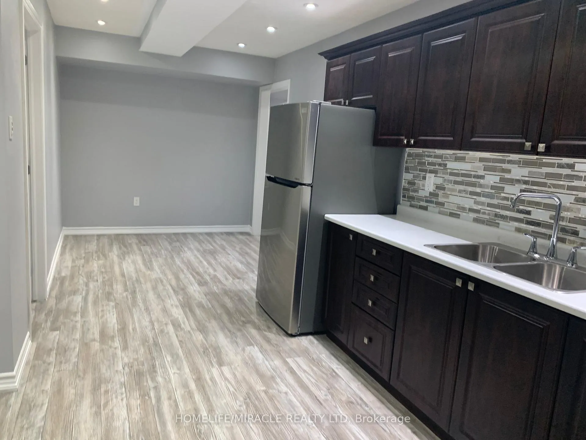 Photo 12 of 26 Roulette Crescent, Brampton, Northwest Brampton — HOMEH