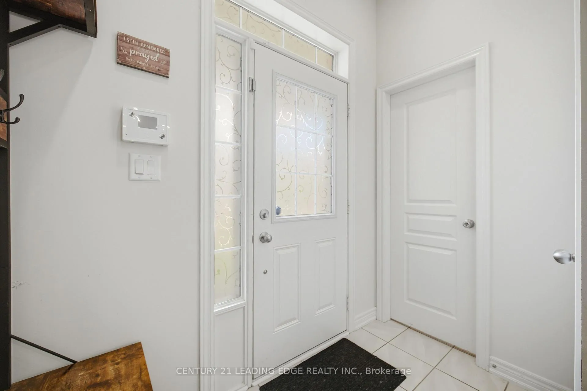 Photo 7 of 24 Exhibition Crescent, Brampton, Northwest Brampton — HOMEH