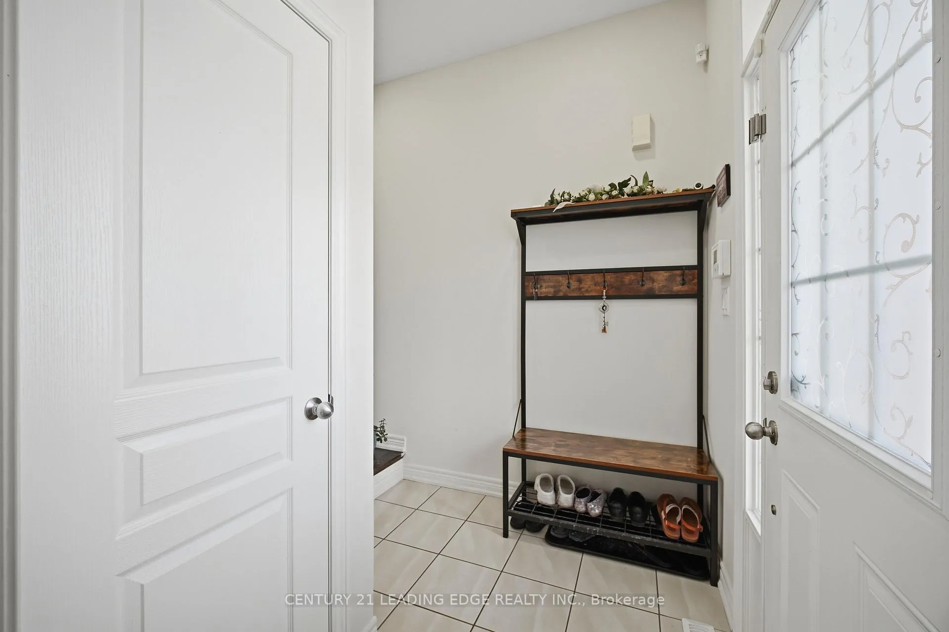 Photo 8 of 24 Exhibition Crescent, Brampton, Northwest Brampton — HOMEH