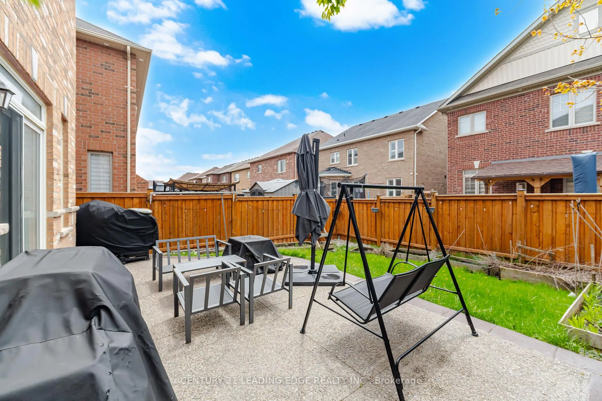 Photo 35 of 24 Exhibition Crescent, Brampton, Northwest Brampton — HOMEH