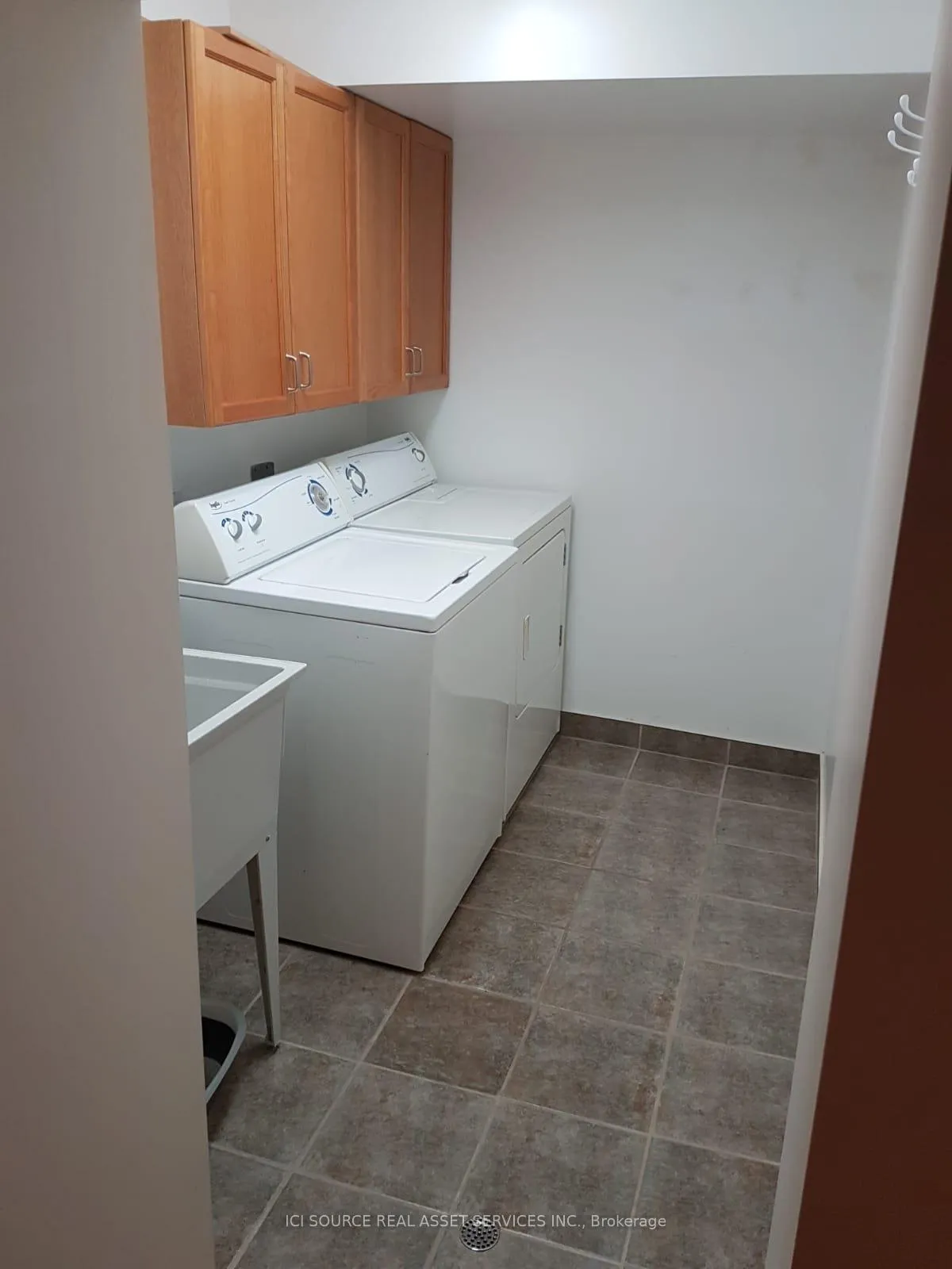 Photo 14 of 12 Iondale Place, Scarborough, Ionview — HOMEH