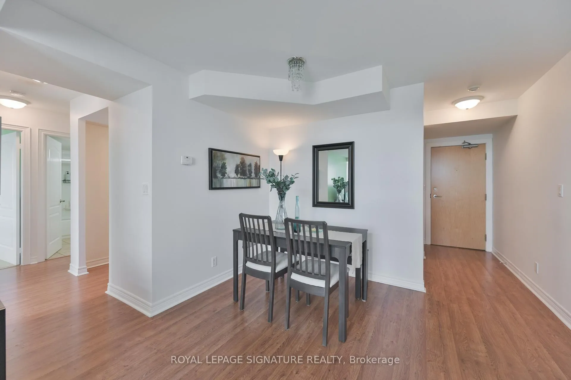 Photo 7 of Unit 1907, 212 Eglinton Avenue E, Toronto, Mount Pleasant West — HOMEH